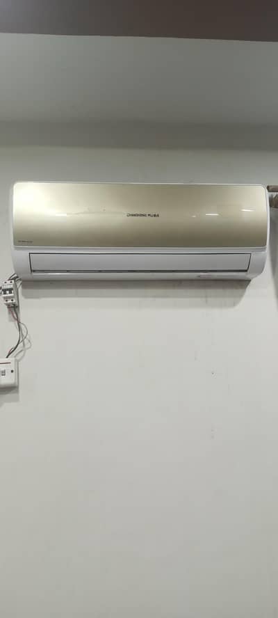 Changhong ruba 1 ton good condition AC