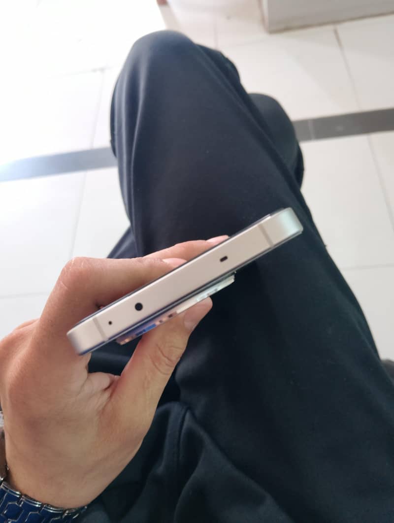 ONEPLUS ACE 5 4