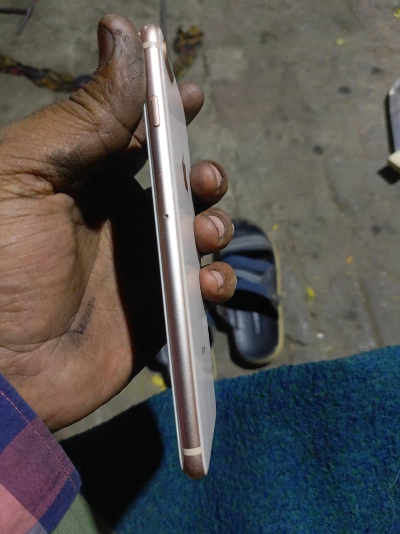 iPhone 8 plus iPhone 8 plus 2