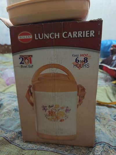 Dinner sets and kitchen utensils