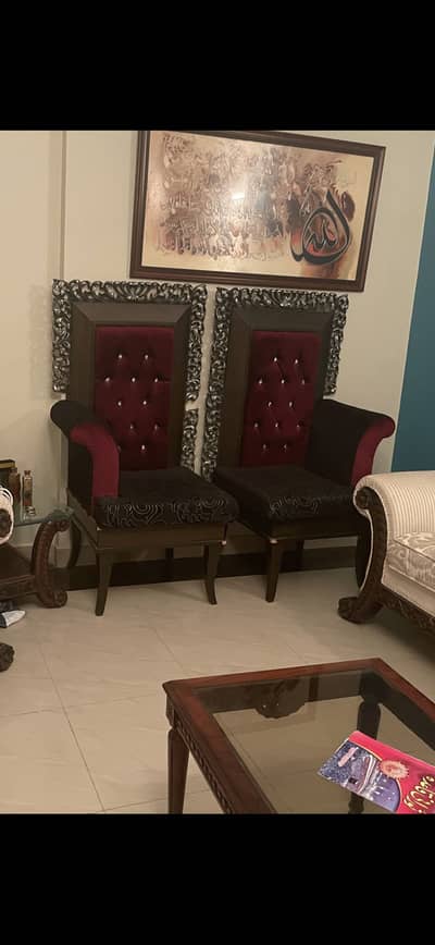 Two crown chair with centre table