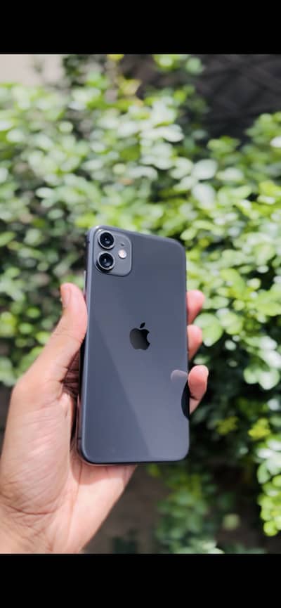 Iphone 11 64 gb water pack best condition