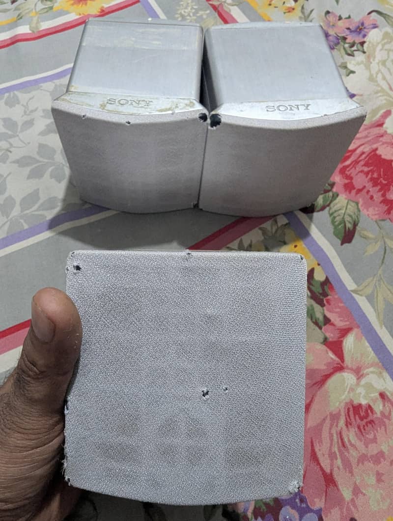 speakers 0