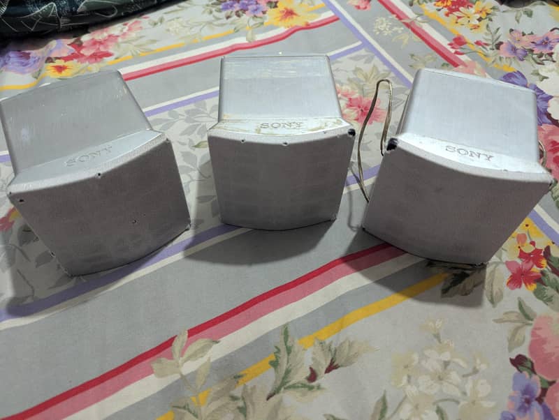 speakers 2