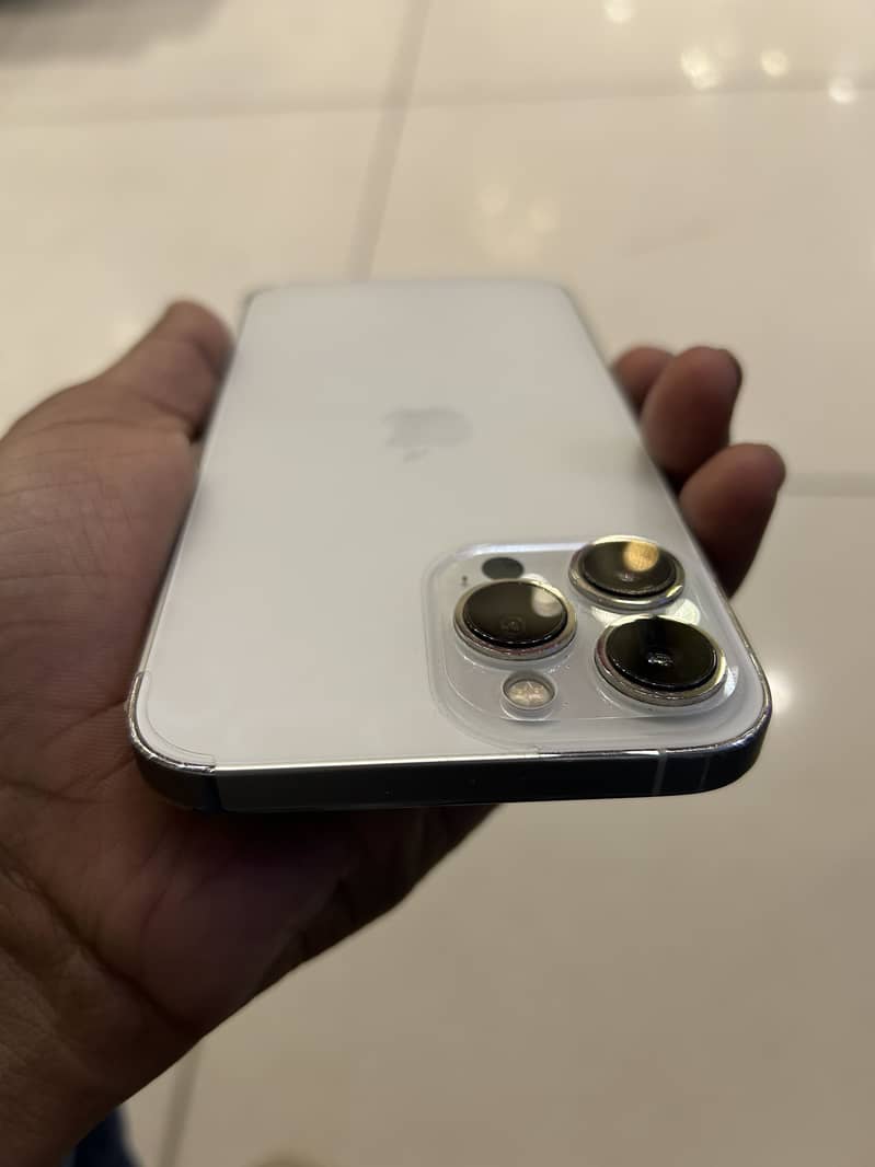 Ipone 13 pro max 5