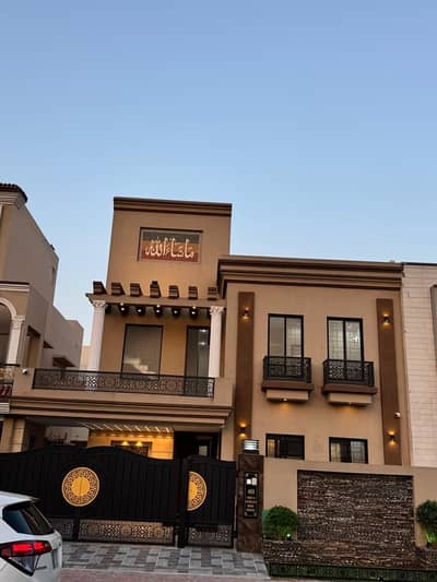 BRAND NEW HOUSE 10 MARLA AVAILABLE FOR SALE PHASE ONE BAHRIA ORCHARD LAHORE