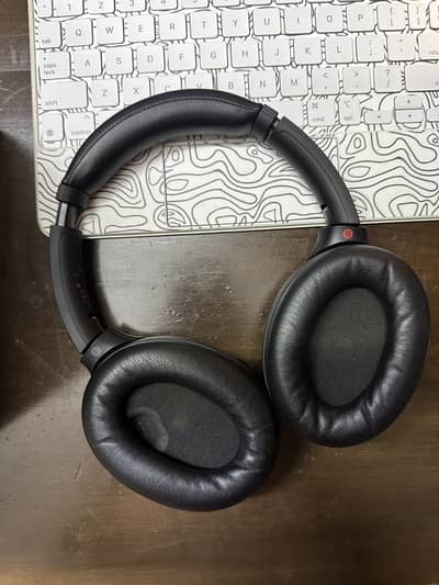 Sony WH-1000XM4 Stereo Noice Cancellation Headphones with complete box
