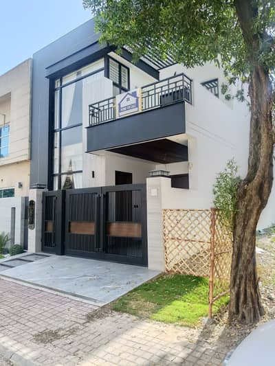 Luxury 5 Marla House for sale in Bahria Town Lahore, CC Block - Very Near to Commercial Area & Mosque