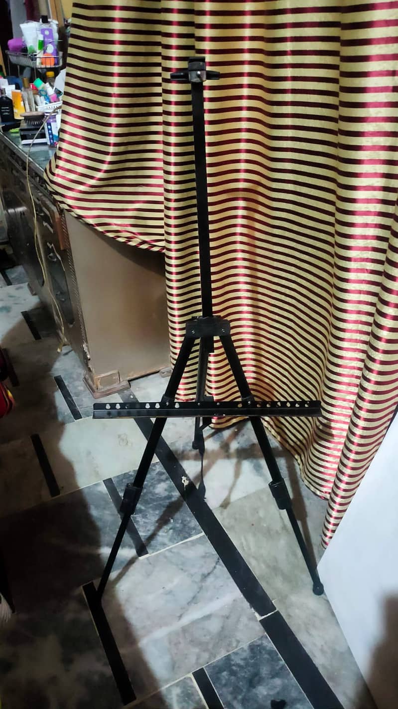 Easel 2
