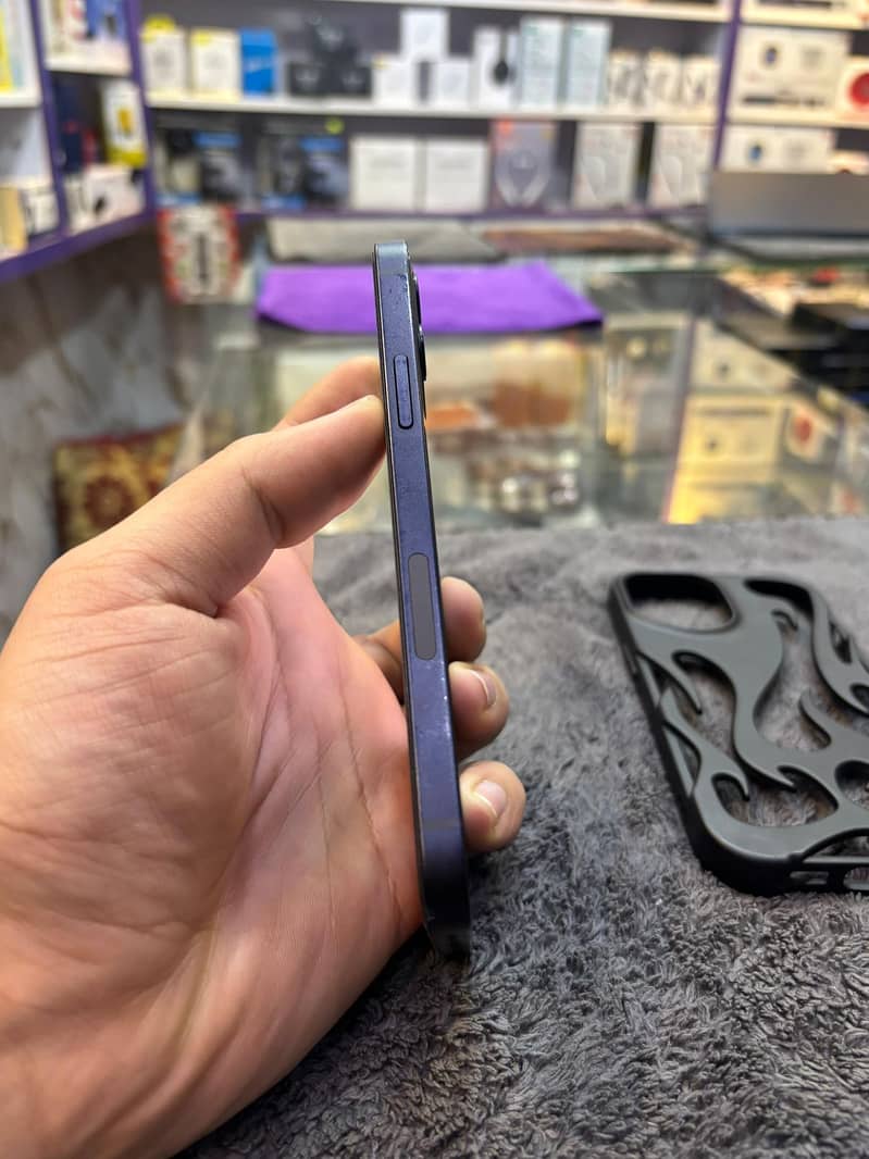 Apple iPhone 12 1