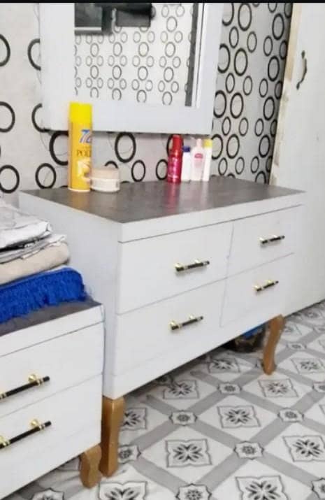 2 side tables 2