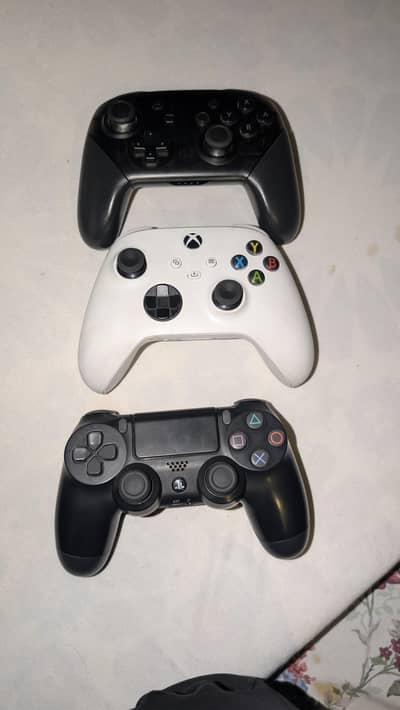 selling 3 controllers