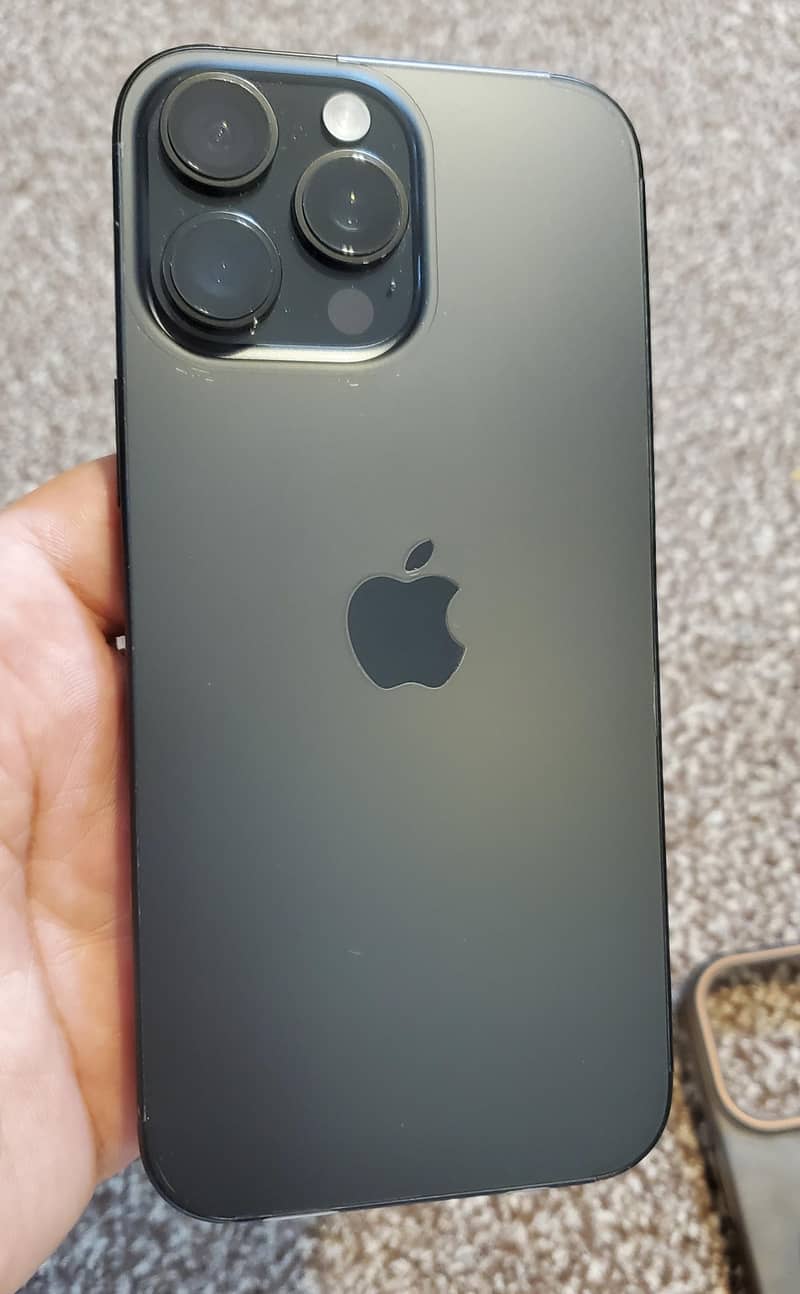 iPhone 16 Pro Max 5