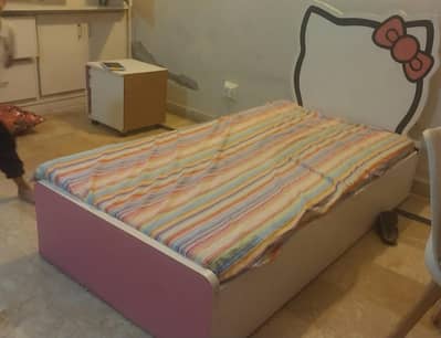 Single little girl Hello Kitty frame wooden bed for sale