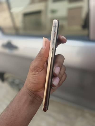 i phone 11 pro  bilkul ok