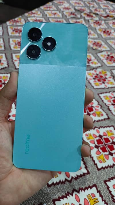 Realme C51 4+2 GB Ram 64 GB Room