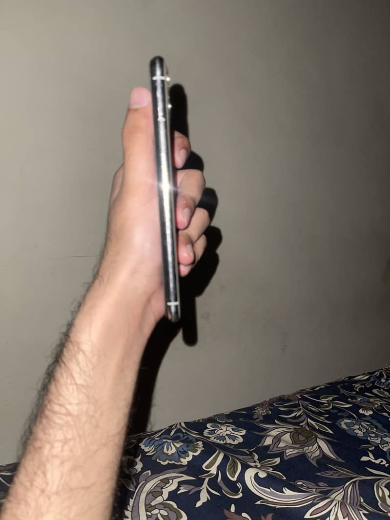 iPhone 11 Pro Max 1