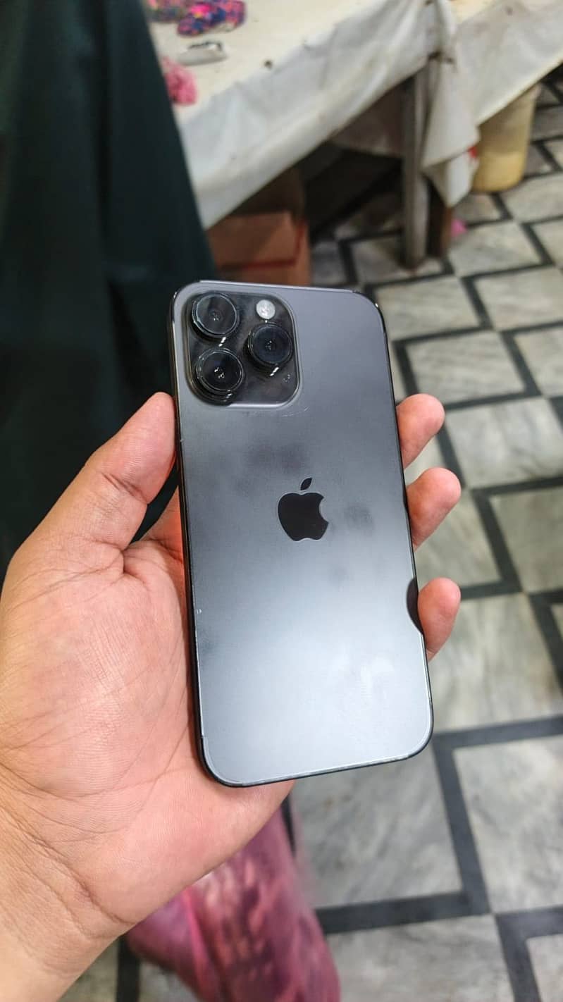 iPhone 14 Pro Max 4