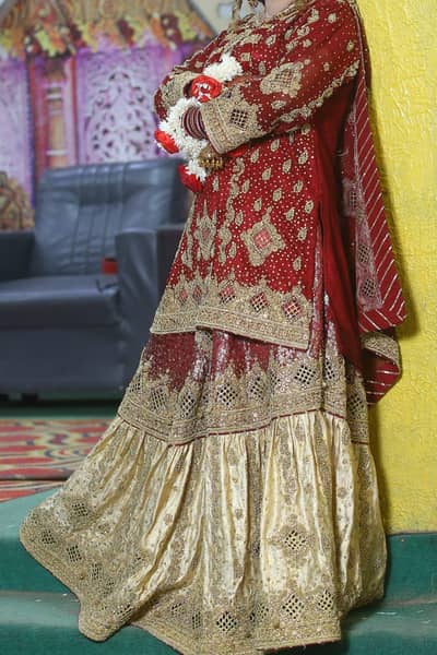 bridal lehenga mheroon urgent sale  10/10 condition