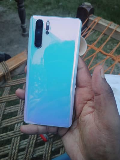 p30 pro just small dot on screen baaqi ALL ok he. . . . . 03.37. 5946953