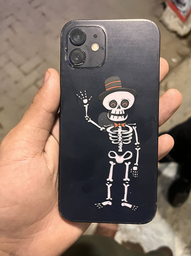 iPhone 12 4