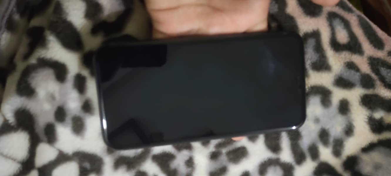 Apple iPhone 11 3