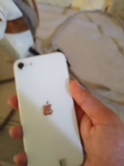 Apple iPhone SE