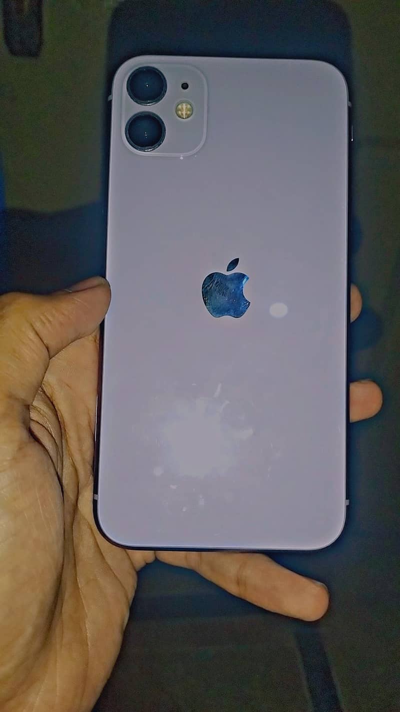 iPhone 11 3
