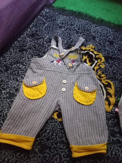 slightly used baby clothes from age 6 months to 18  months