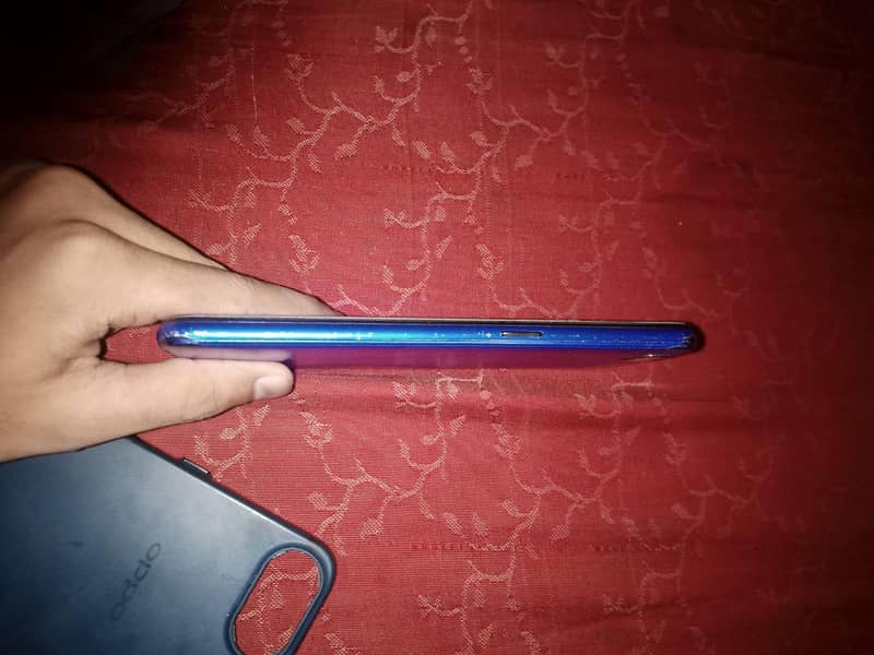Realme C2 4