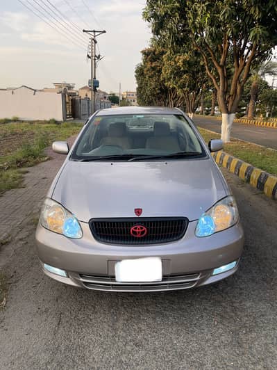 Se Saloon petrol Aantique car