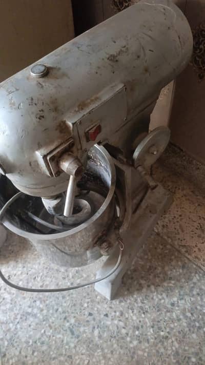 Dough mixer
