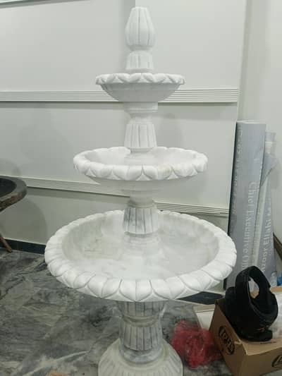 white fountain