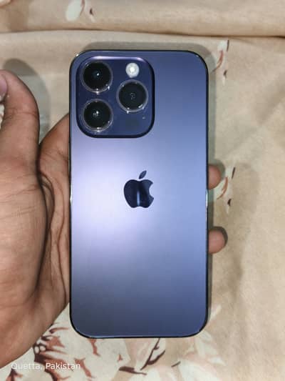 Clean and chance iphone 14 pro