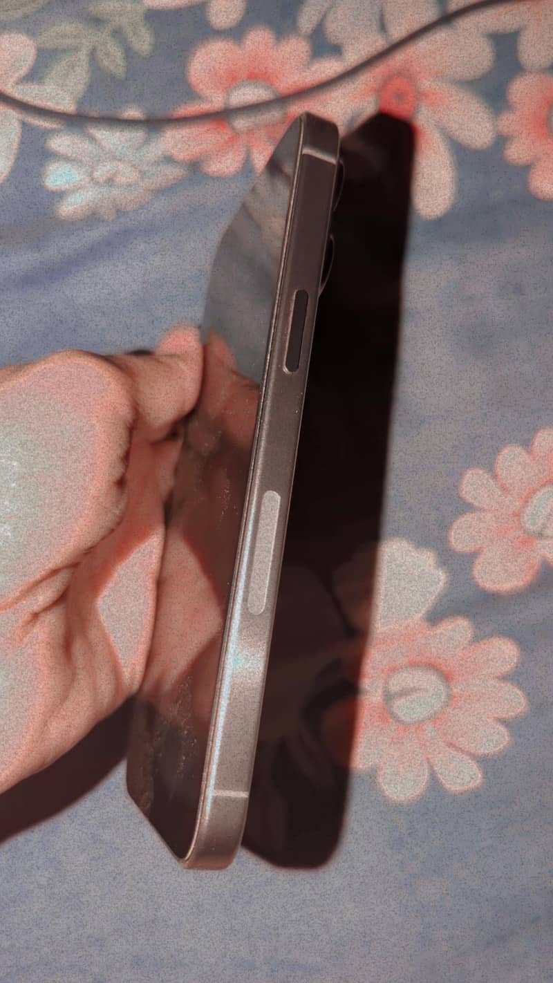 iphone 15 pro max 3