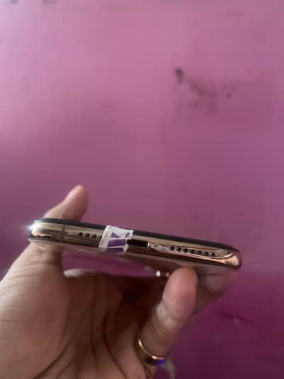 iPhone XS Max PTA available