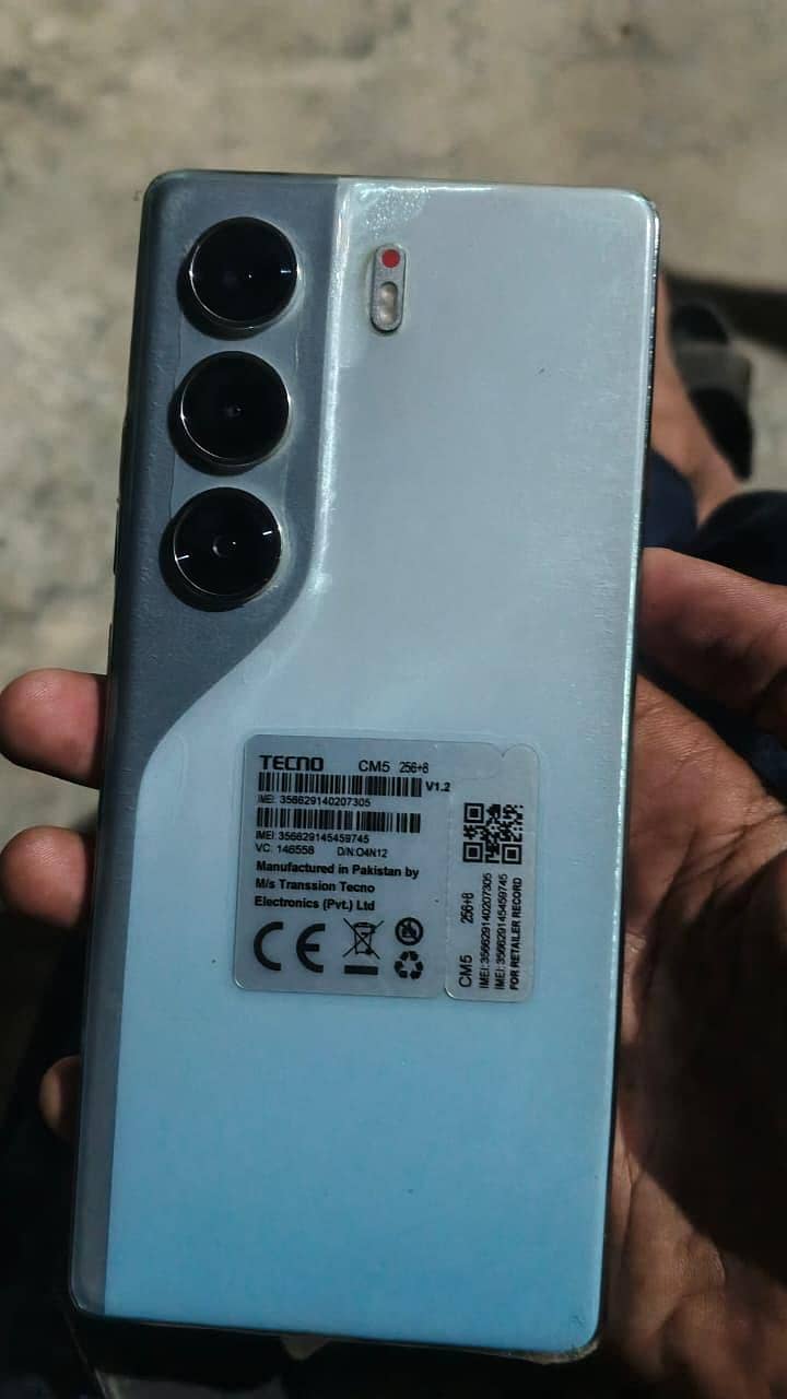 Tecno CAMON 40 0