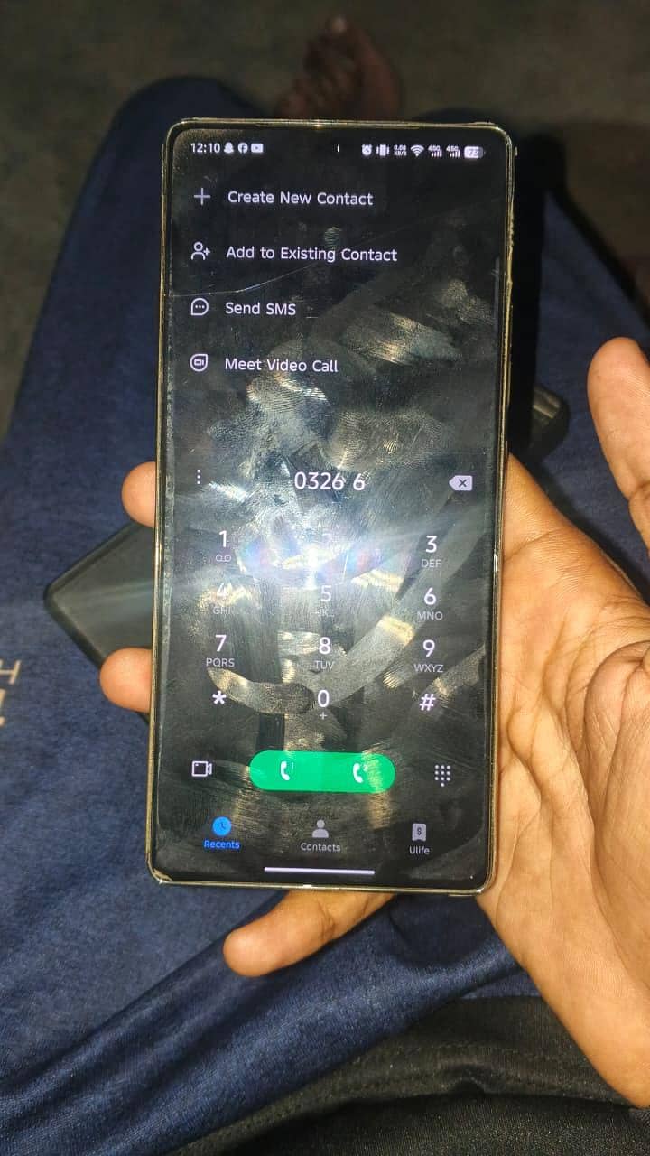 Tecno CAMON 40 1