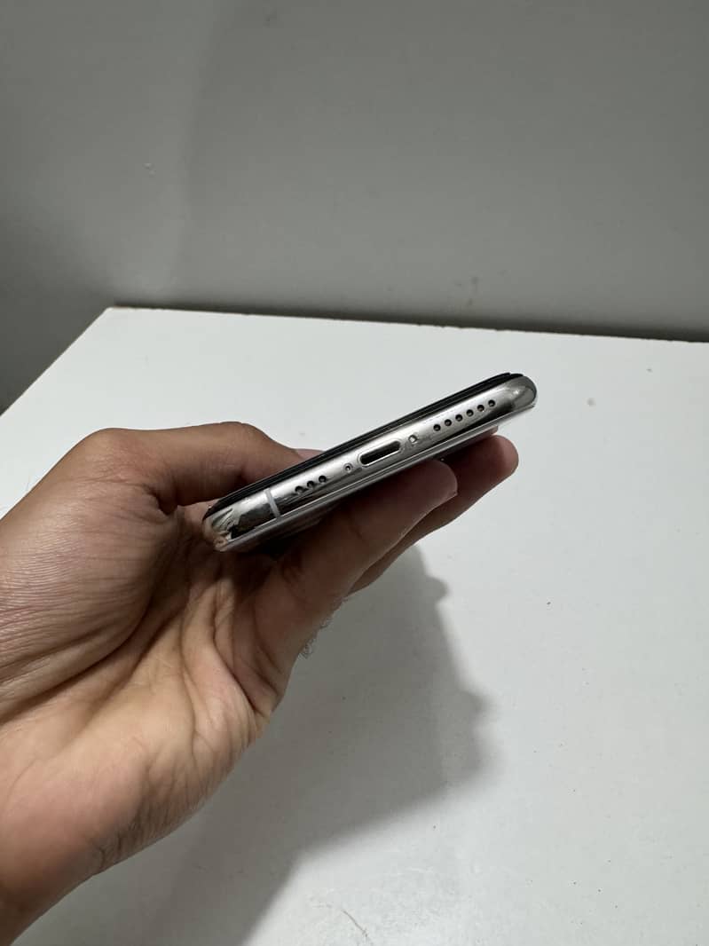 Iphone Xs 4
