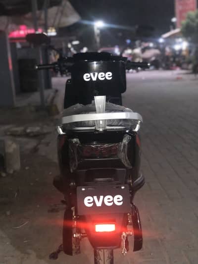 Evee gen-z
