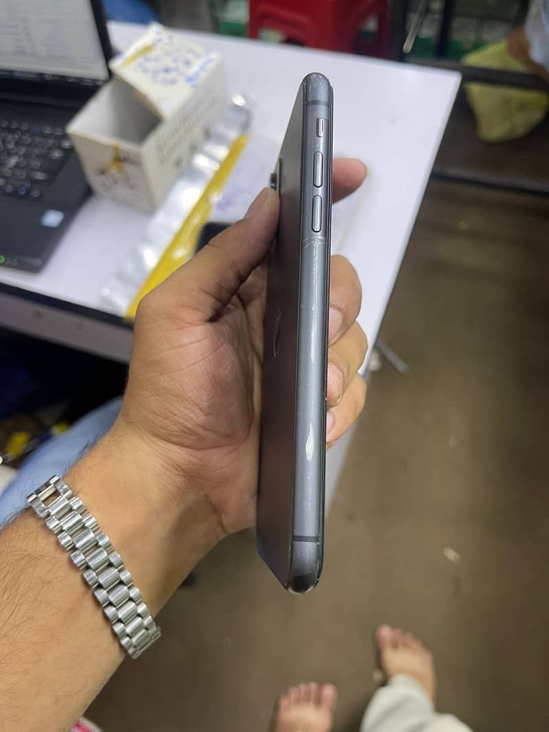 Iphone 11 4