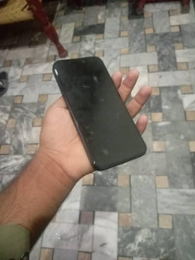 i phone 16 pro max  exchange posible ay surf i phone k sath