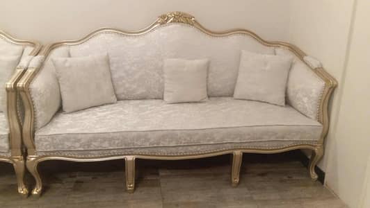 1 month used 7 seater Sofa Set . excellent condition.