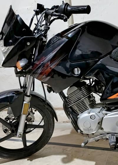 Yamaha ybr 125cc Black color 2021 model new condition bike For sale