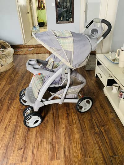 imported Graco brand stylish pram/ stroller in excellent condition