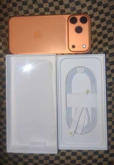 IPHONE 17 PRO MAX WITH BOX AND CABLE 10/10 CONDITION