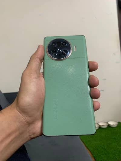 Tecno Spark 20 Pro Plus |  8+8, 256