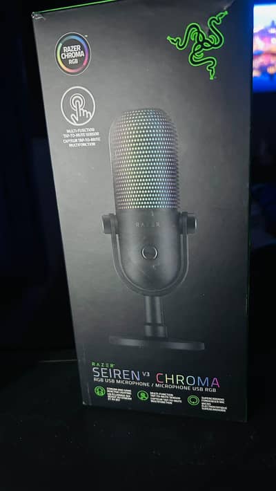 urgent sale Razer  seiren v3 chroma USB RGB