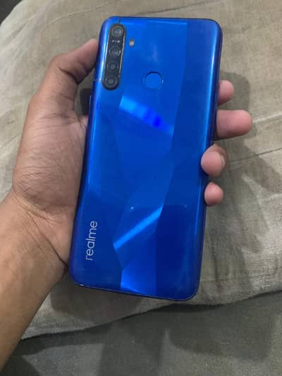 Realme 5 4 gb 64 gb