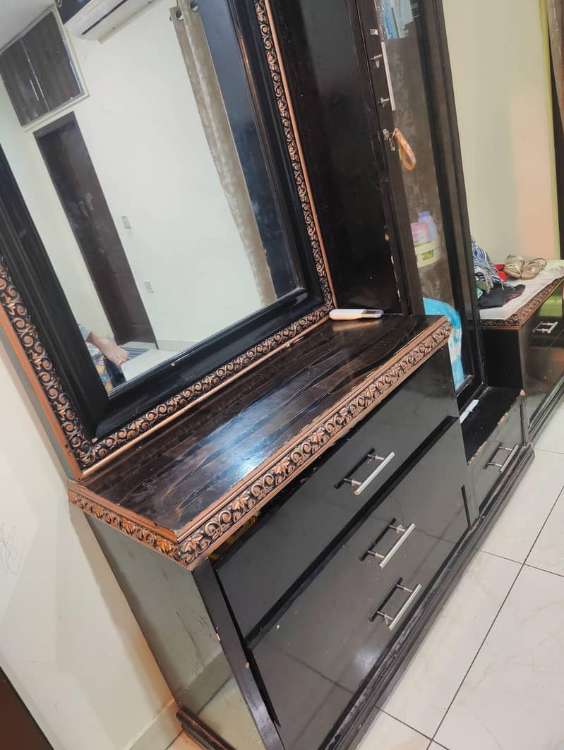 Dressing Table 3